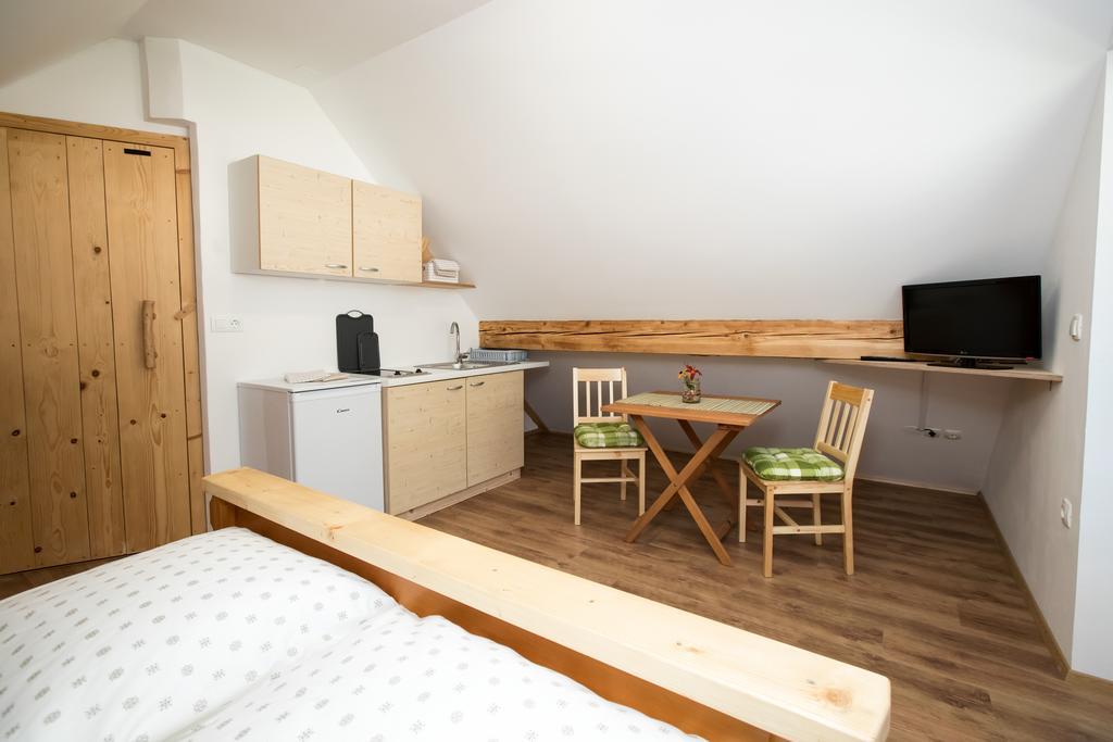 Trisa Apartment *
